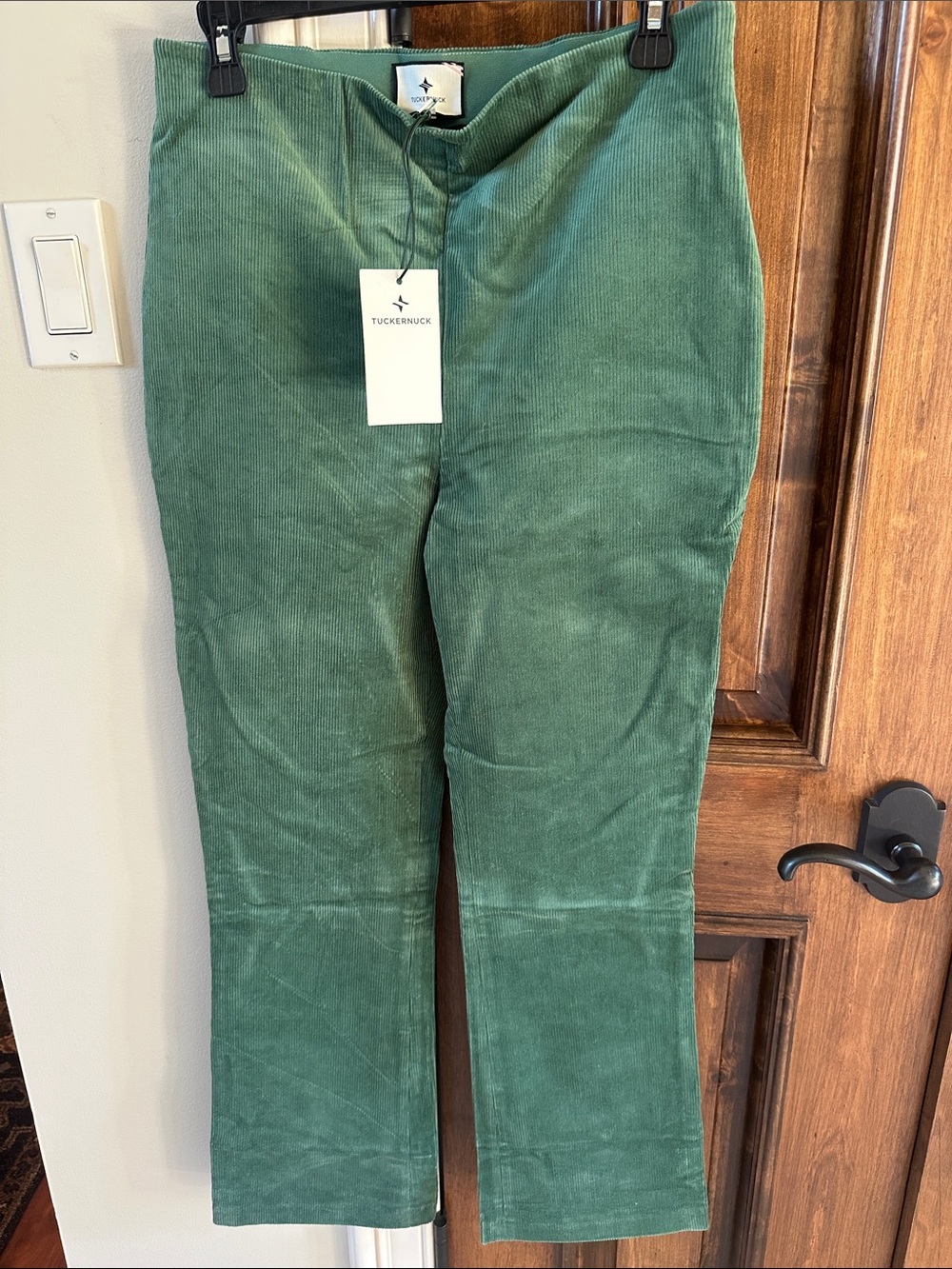 Tuckernuck NWT Ashford Green Corduroy pants w side Zip sz Large, straight w crop